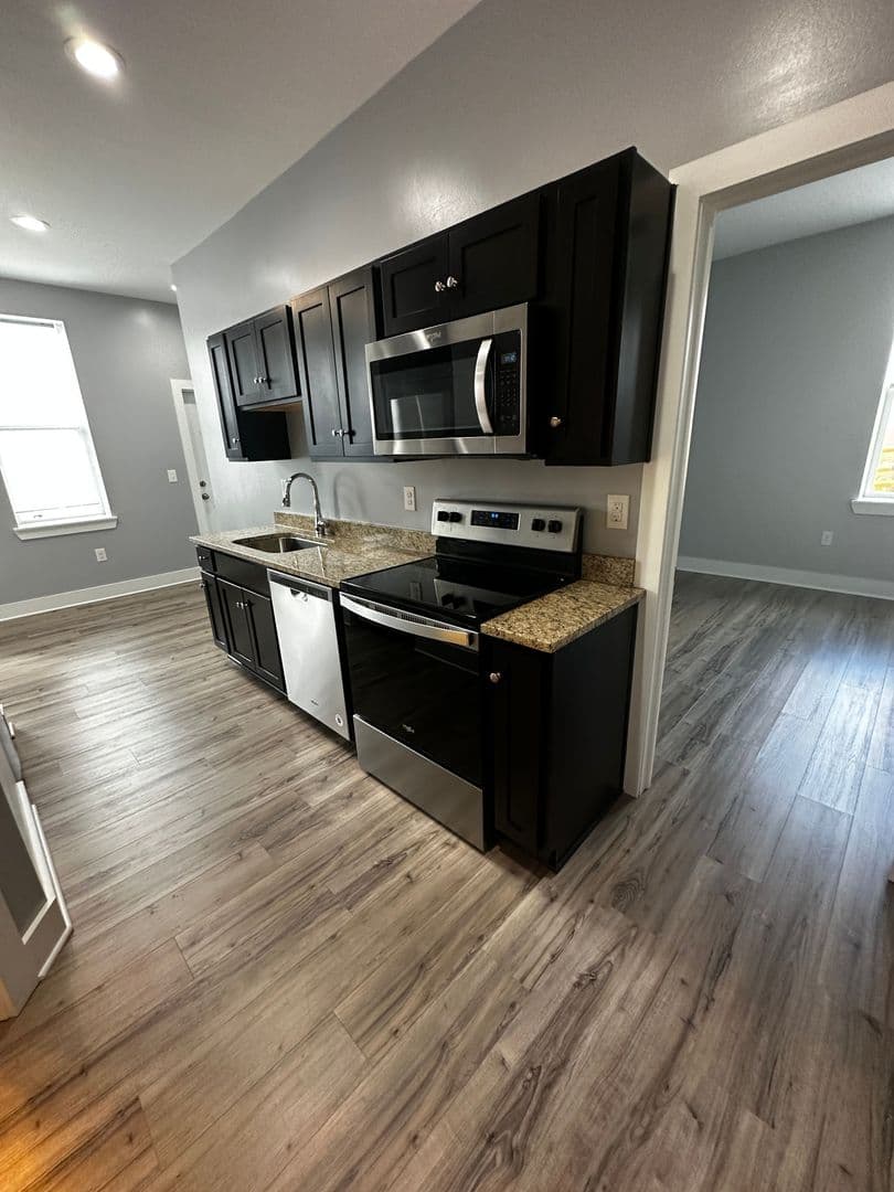 Pittsburgh Apartment: 4632 Centre Ave