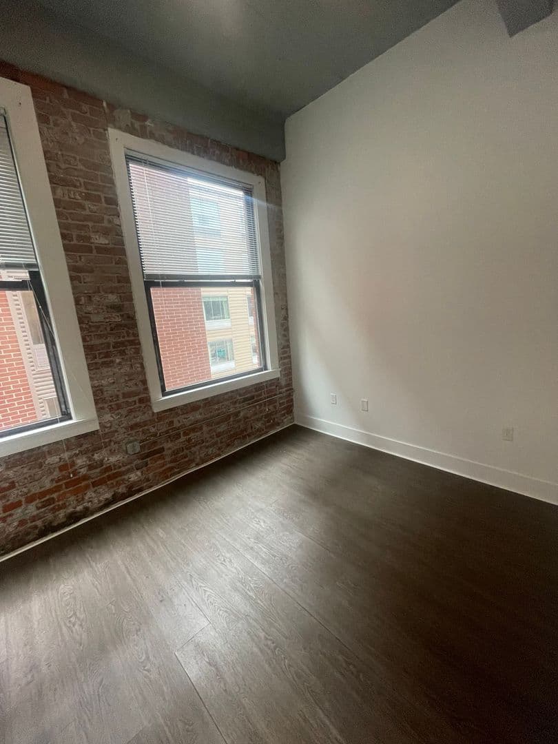 Pittsburgh Apartment: 436 First Ave