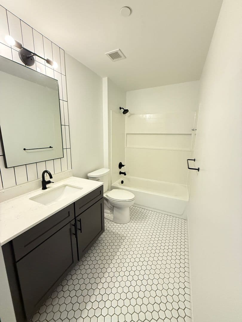 Pittsburgh Apartment: 1709-1715 5th Ave