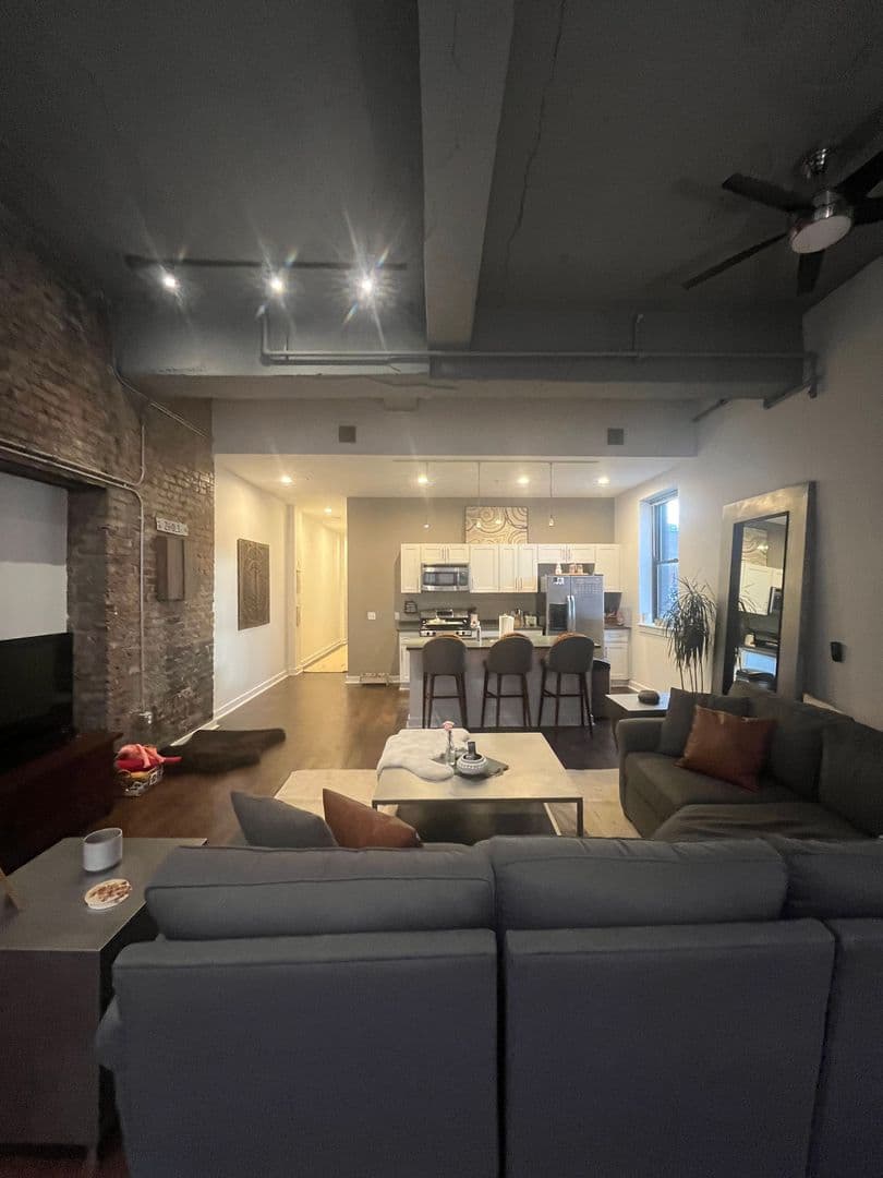 Pittsburgh Apartment: 909 Penn Ave