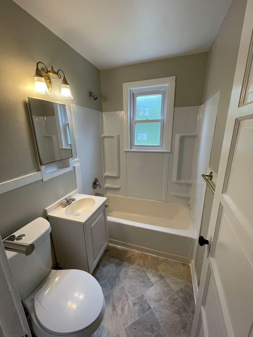 Coraopolis Apartment: 133 -139 Delaware Drive