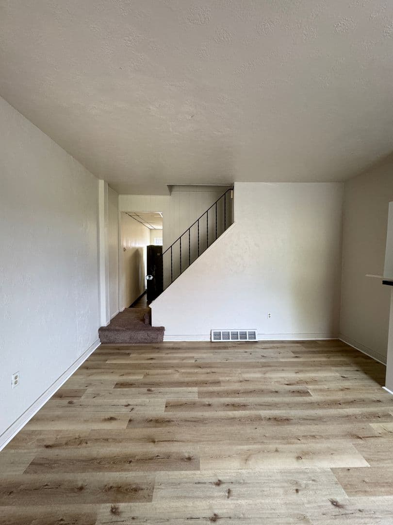 Pittsburgh House: 140 Marsden Street