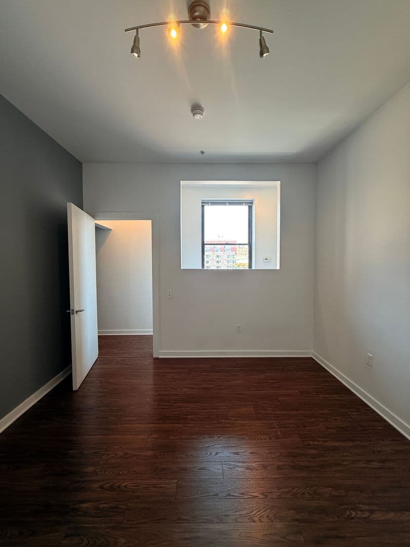 Pittsburgh Apartment: 909 Penn Ave