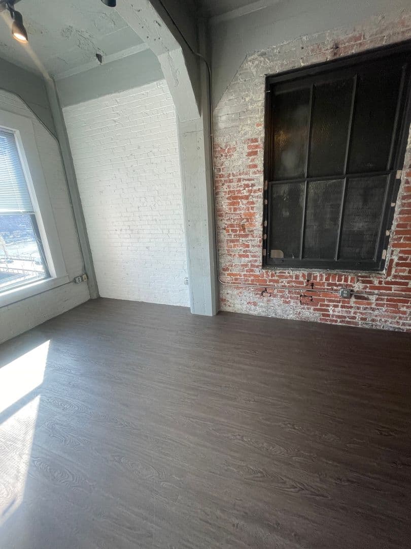 Pittsburgh Apartment: 436 First Ave