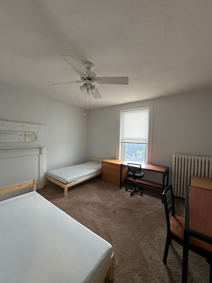 Pittsburgh Apartment: 354 N Craig Street