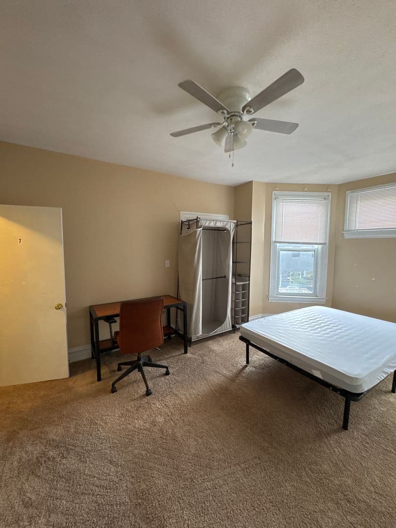 Pittsburgh Apartment: 354 N Craig Street