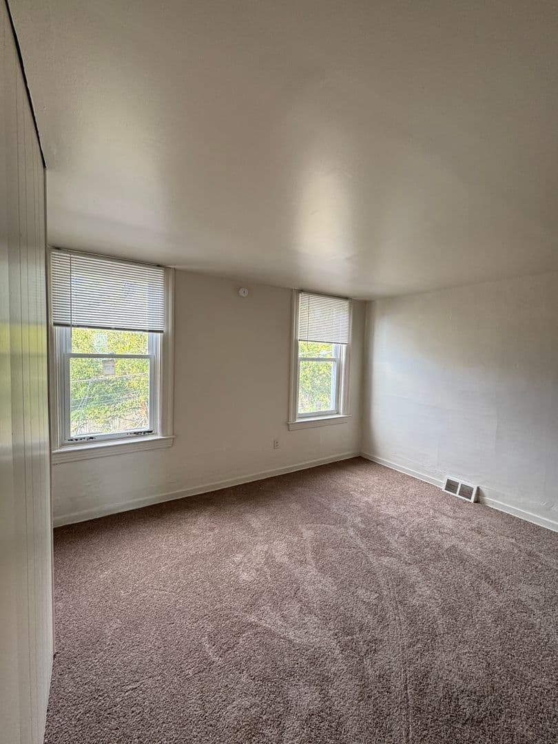 Pittsburgh House: 140 Marsden Street