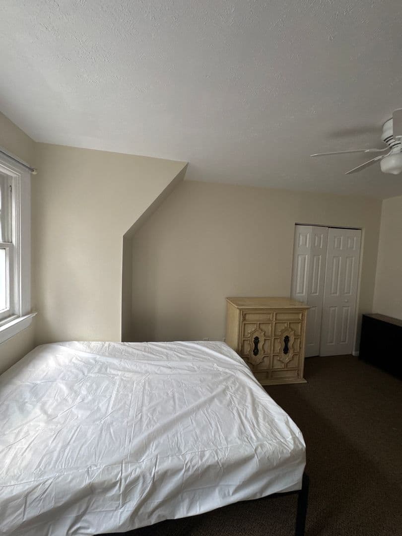 Pittsburgh Apartment: 354 N Craig Street