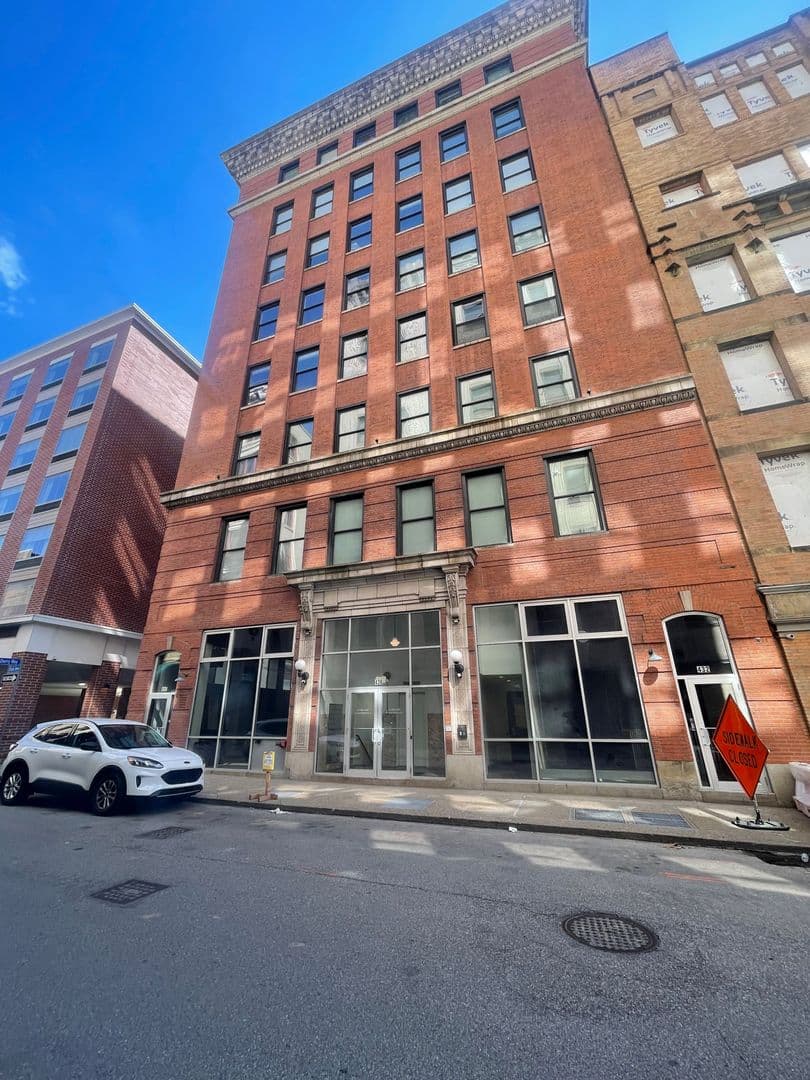 Pittsburgh Apartment: 436 First Ave