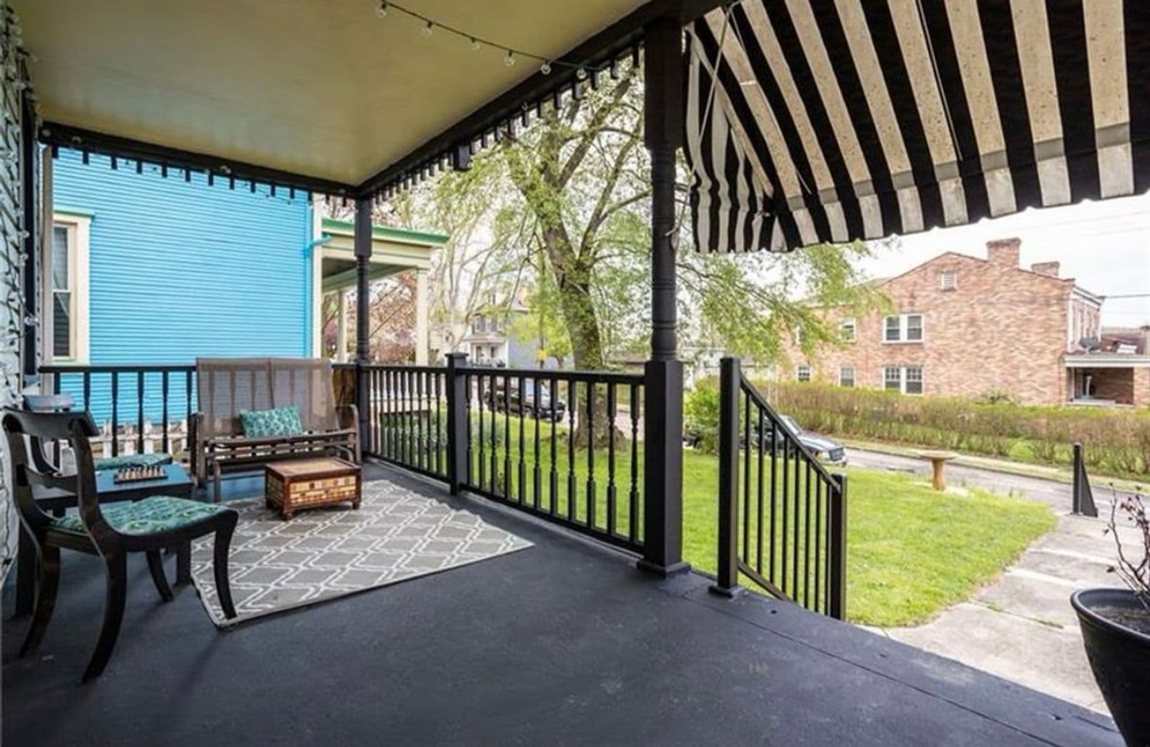 Pittsburgh House: 204 Superior Ave