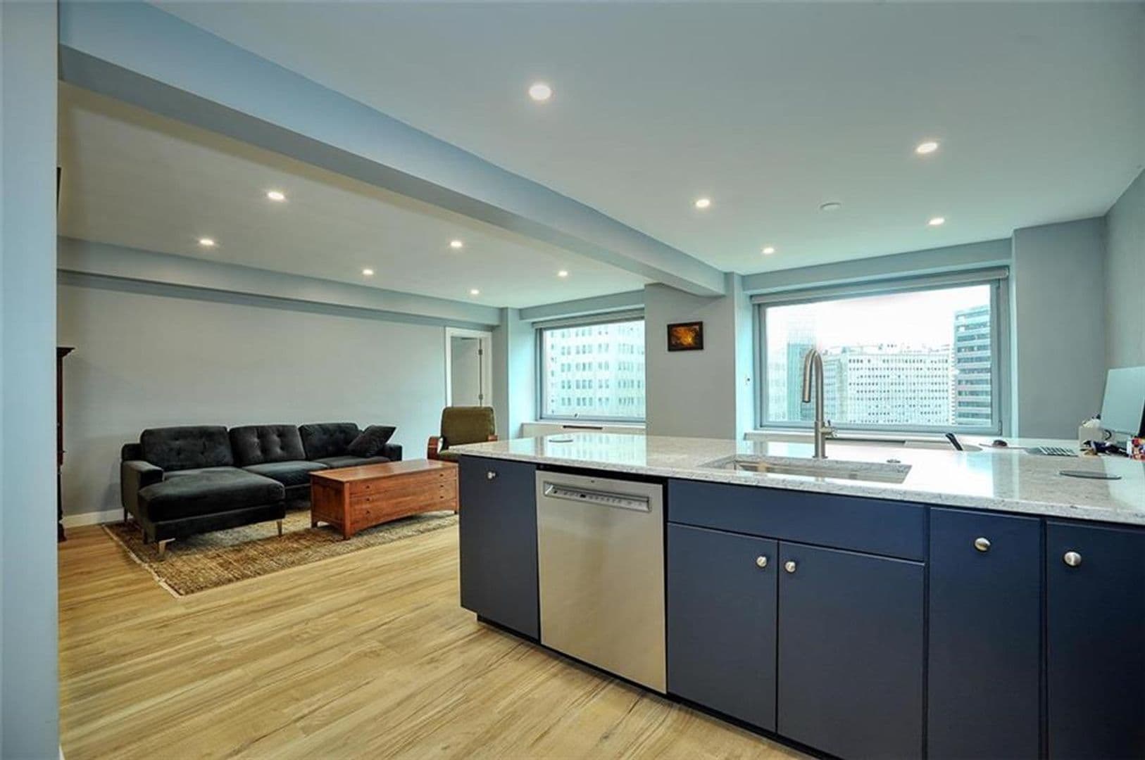 Pittsburgh Condo: 320 Fort Duquesne Blvd