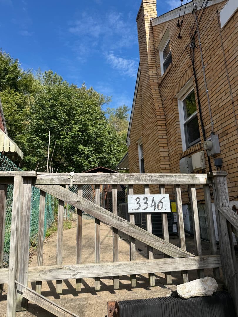 Pittsburgh Apartment: 3344 - 3346 Babcock Blvd