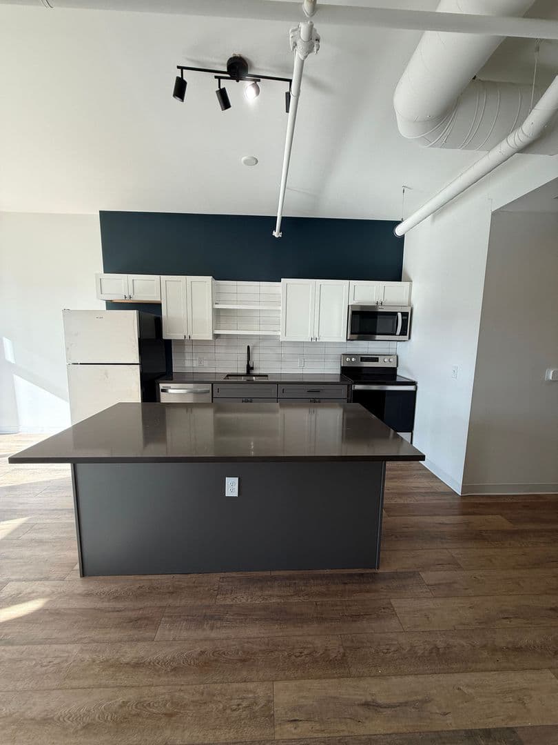 Pittsburgh Apartment: 1709-1715 5th Ave