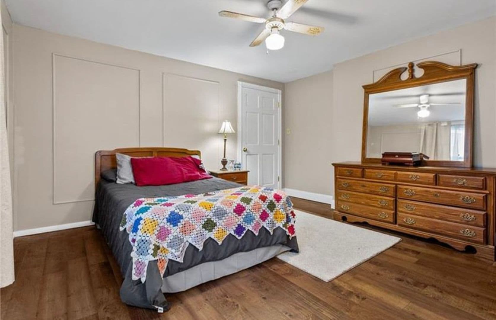 Pittsburgh House: 204 Superior Ave