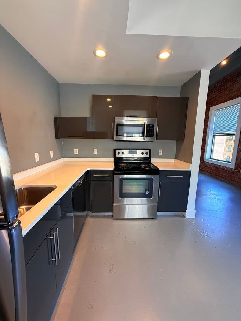 Pittsburgh Apartment: 436 First Ave