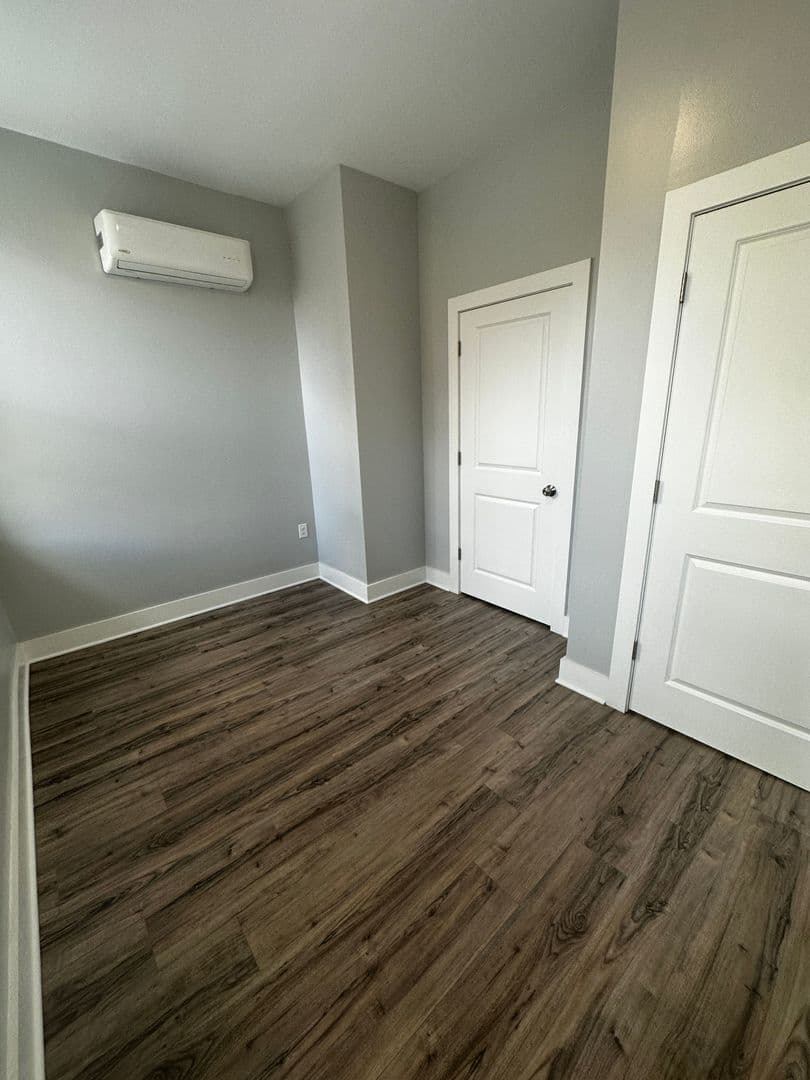 Pittsburgh Apartment: 4632 Centre Ave