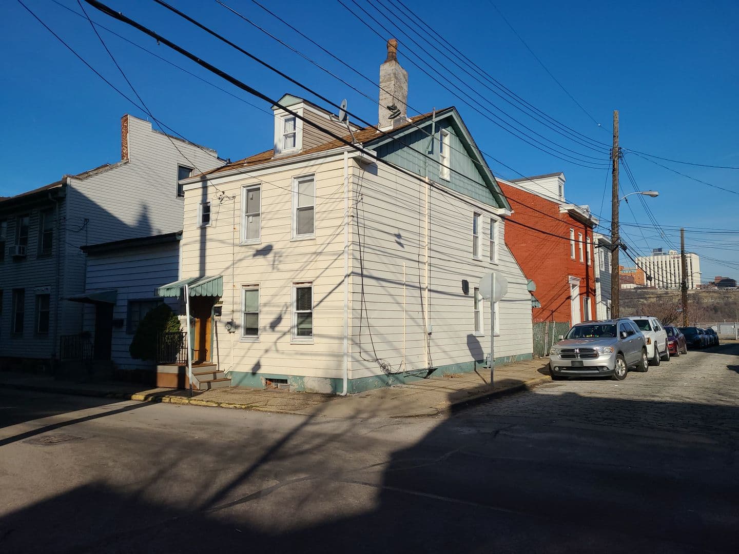 Pittsburgh House: 1325 Bingham St