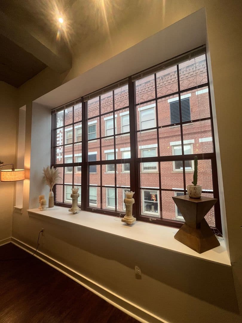 Pittsburgh Apartment: 909 Penn Ave