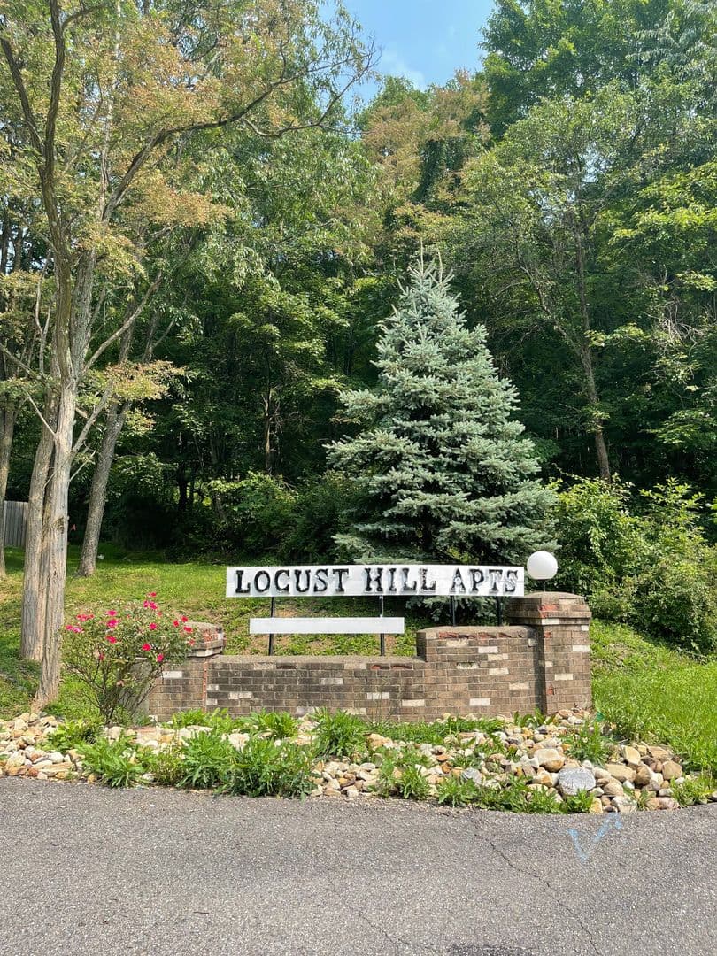 Cheswick Apartment: 1-12 Locust Hill Dr