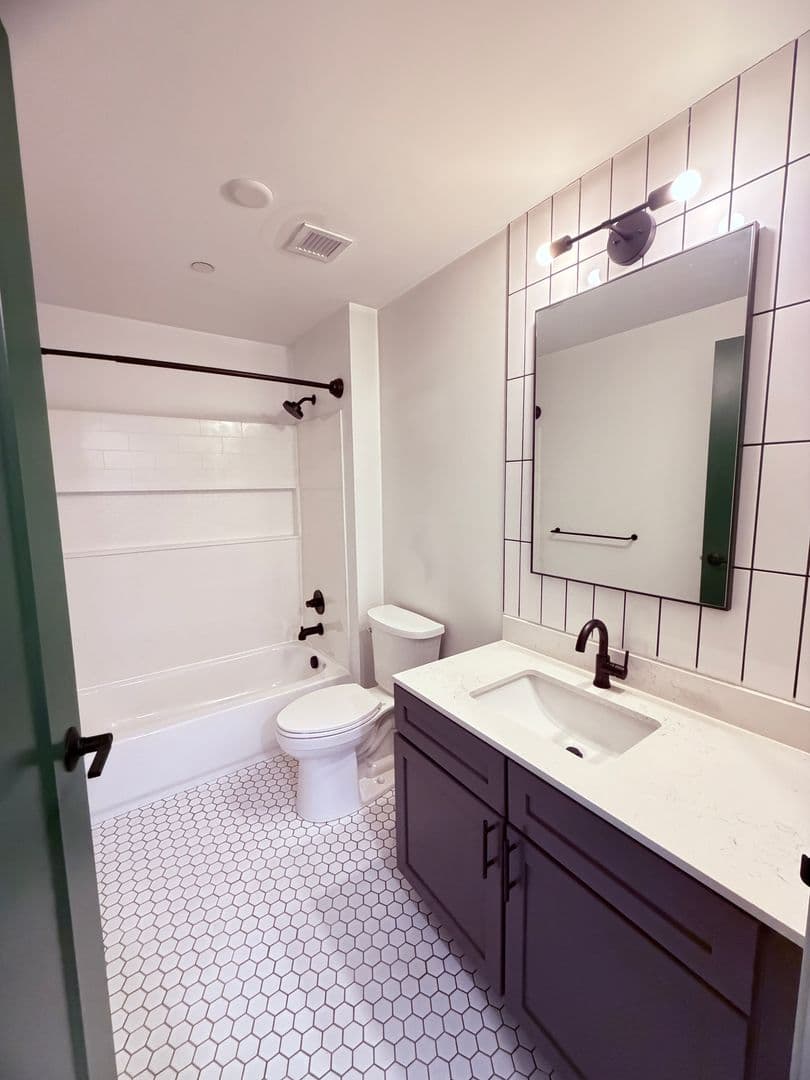 Pittsburgh Apartment: 1709-1715 5th Ave