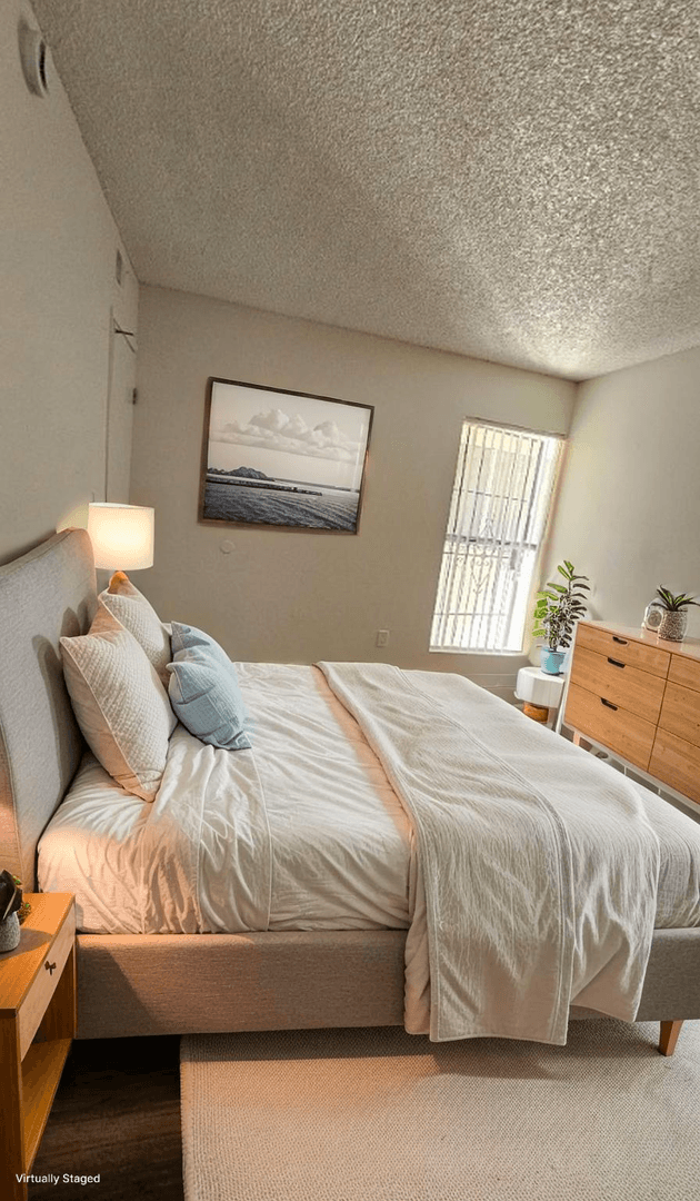 Garden Grove Apartment: 13882 Clinton Street