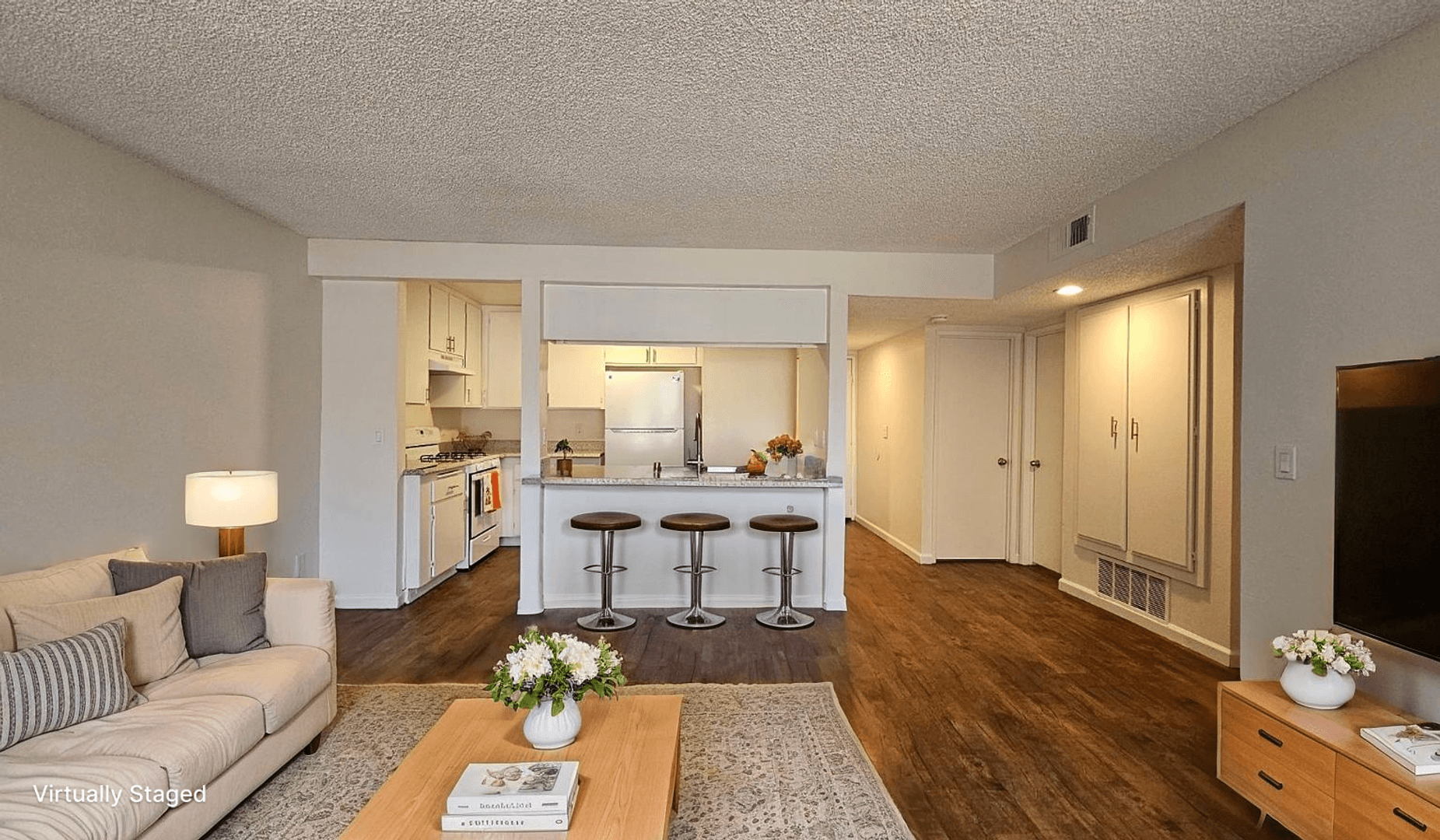 Garden Grove Apartment: 13882 Clinton Street