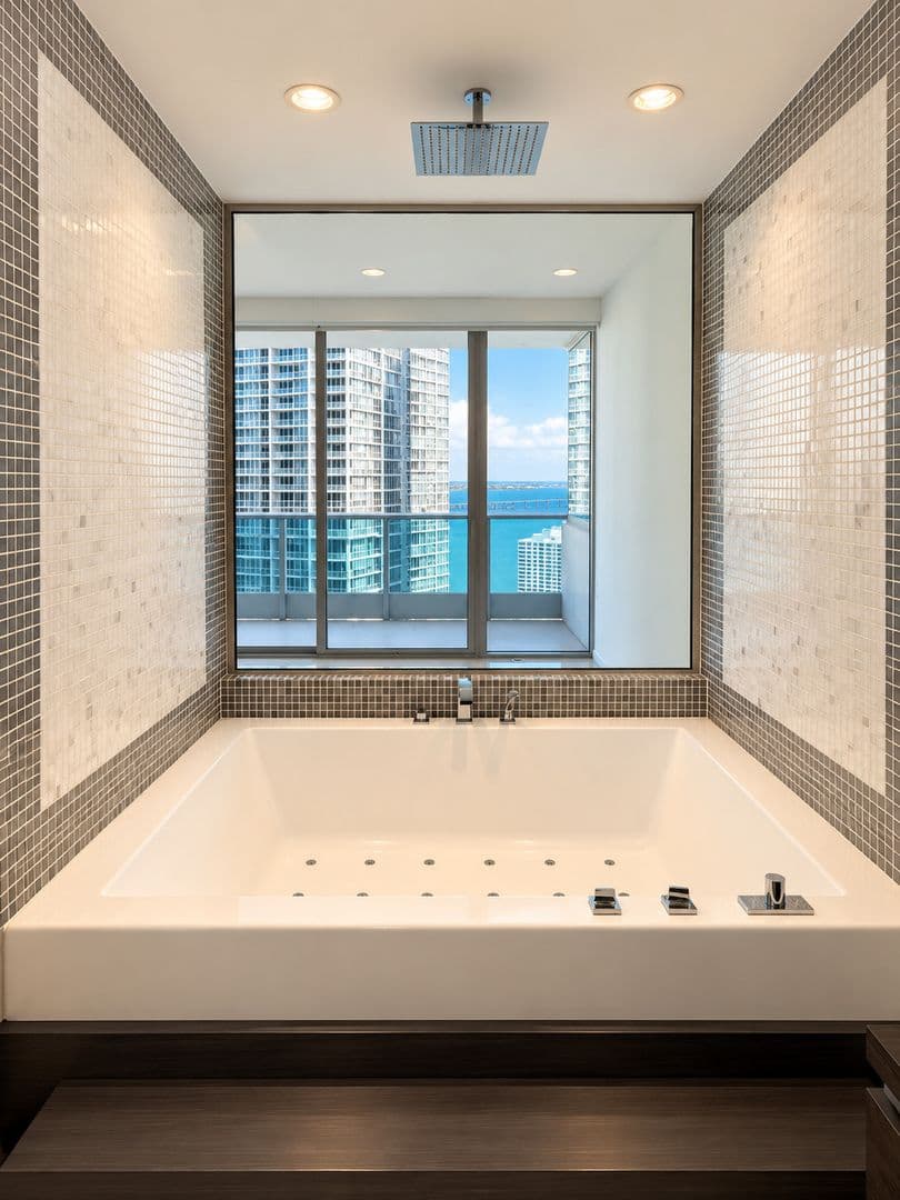 Miami Condo: 200 Biscayne Blvd Way - Unit 3306