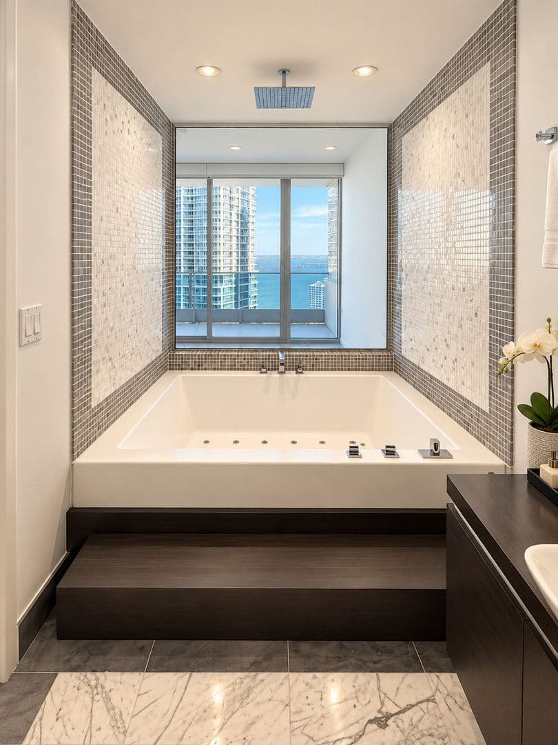 Miami Condo: 200 Biscayne Blvd Way - Unit 3306