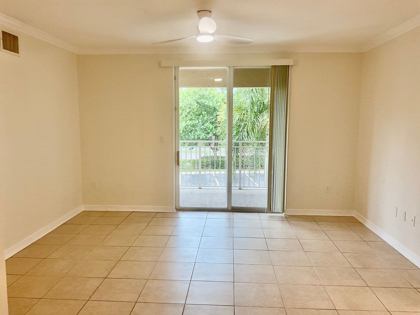 WestPalm Beach Condo: 6505 Emerald Dunes Dr #204