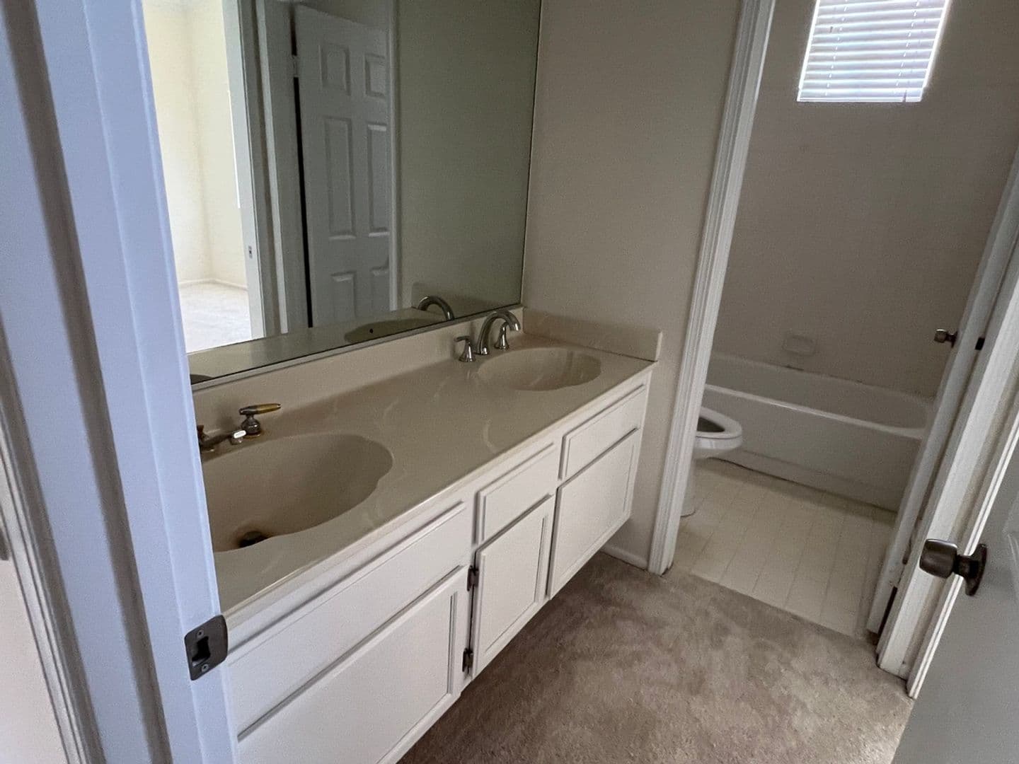 Riverside House: 8821 Digger Pine Drive