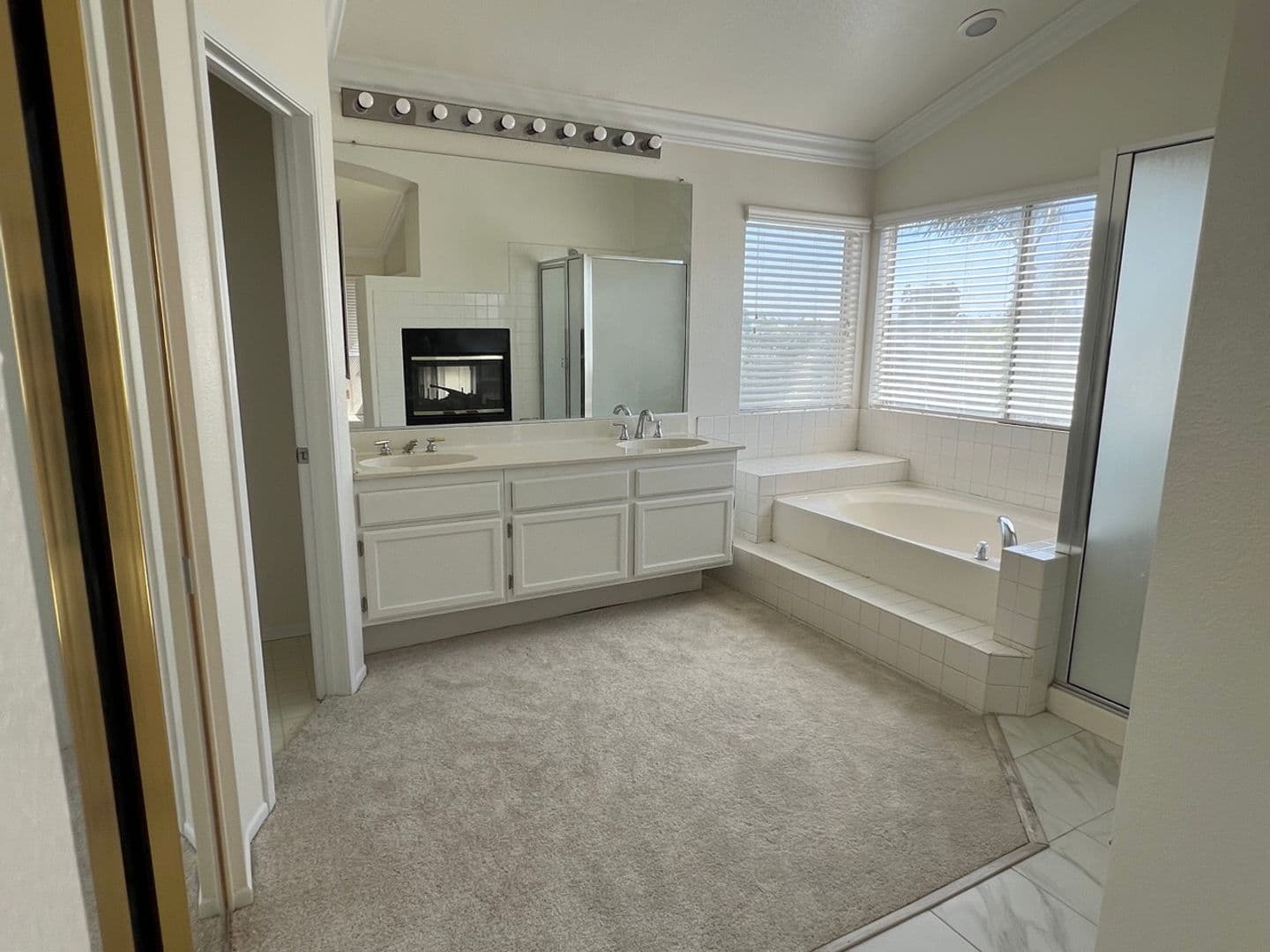 Riverside House: 8821 Digger Pine Drive