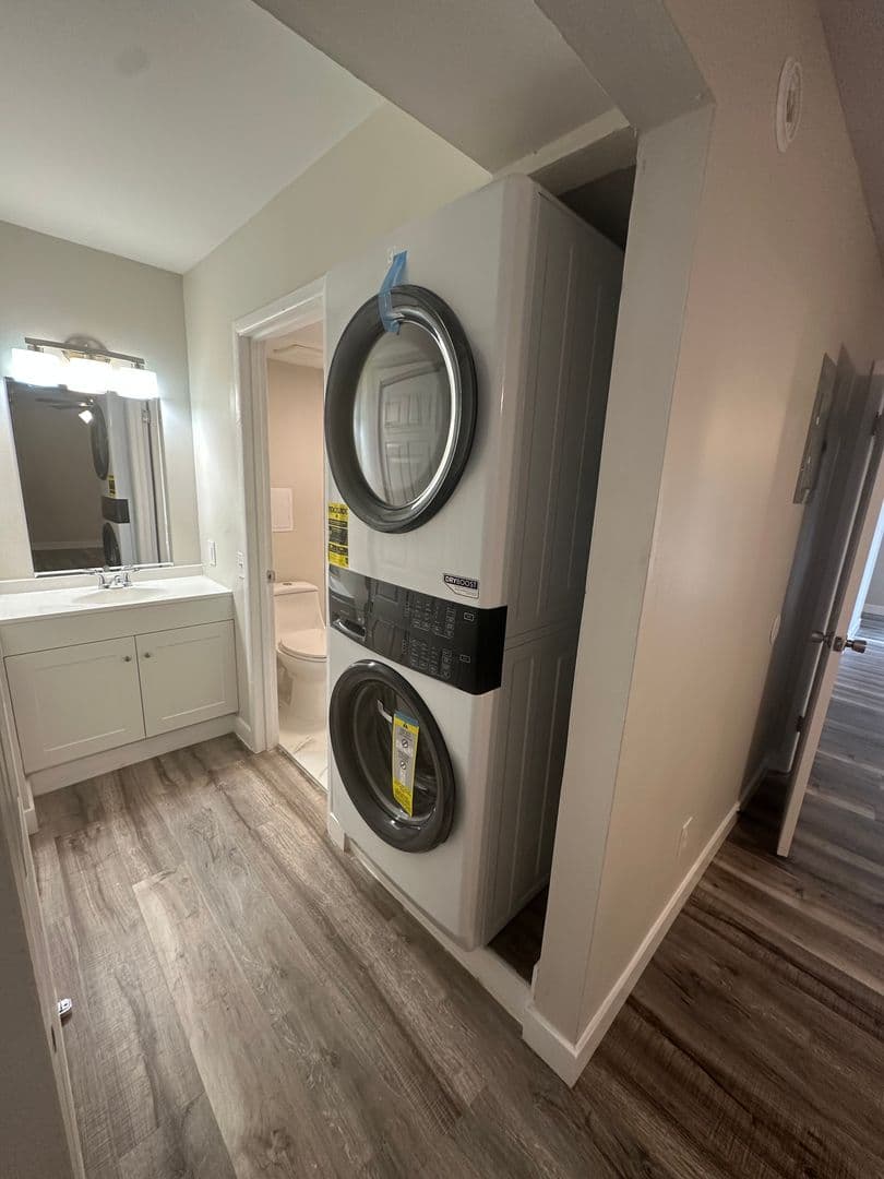 OLIVETTE Apartment: 1101 OLIVE VILLAGE CT