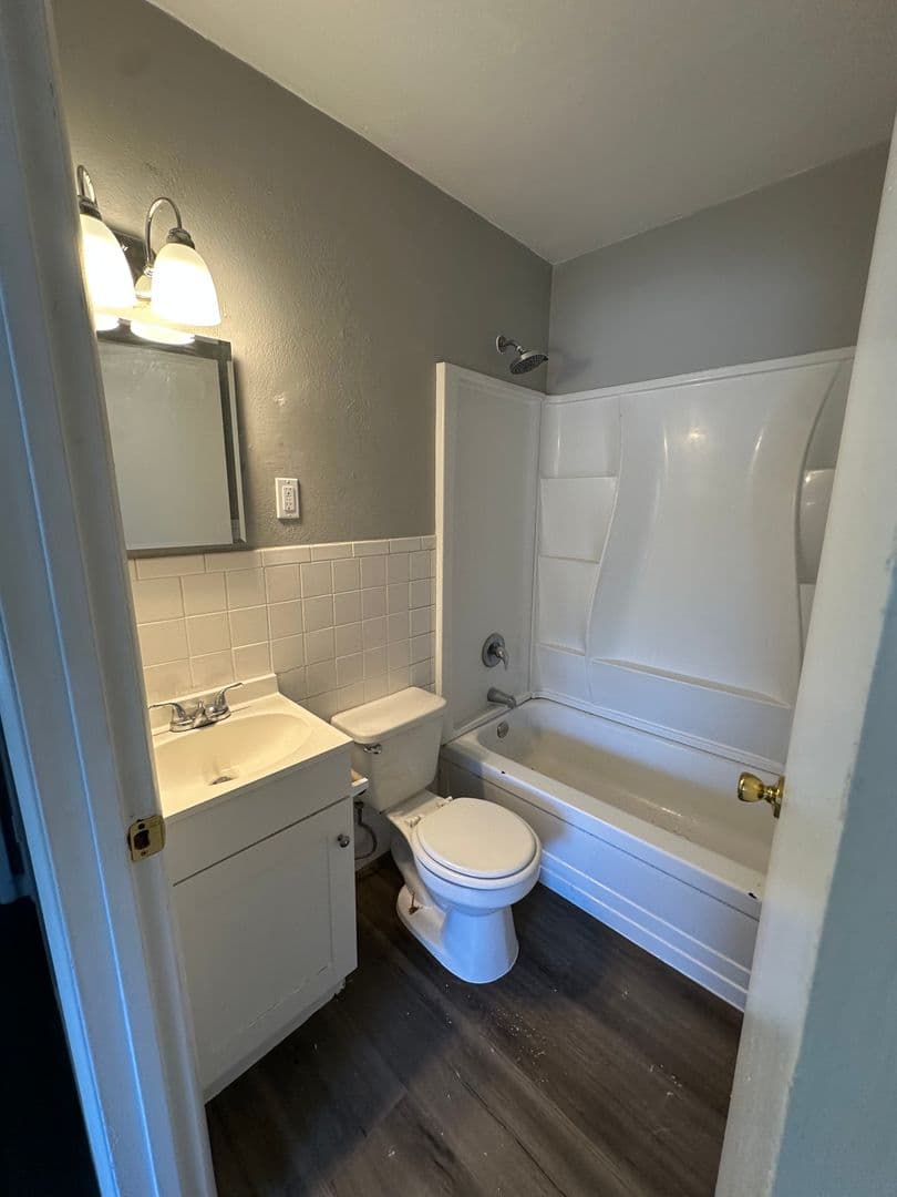 Imperial Townhome: 4701 S. Pointe Dr.