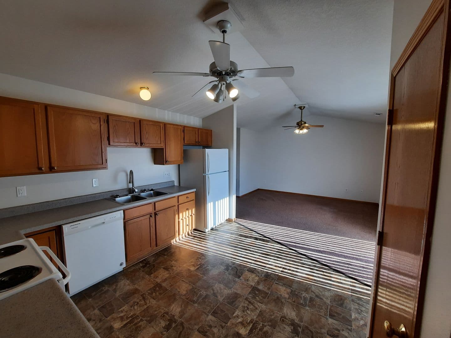 Bondurant Apartment: 906 Washington Avenue Southeast