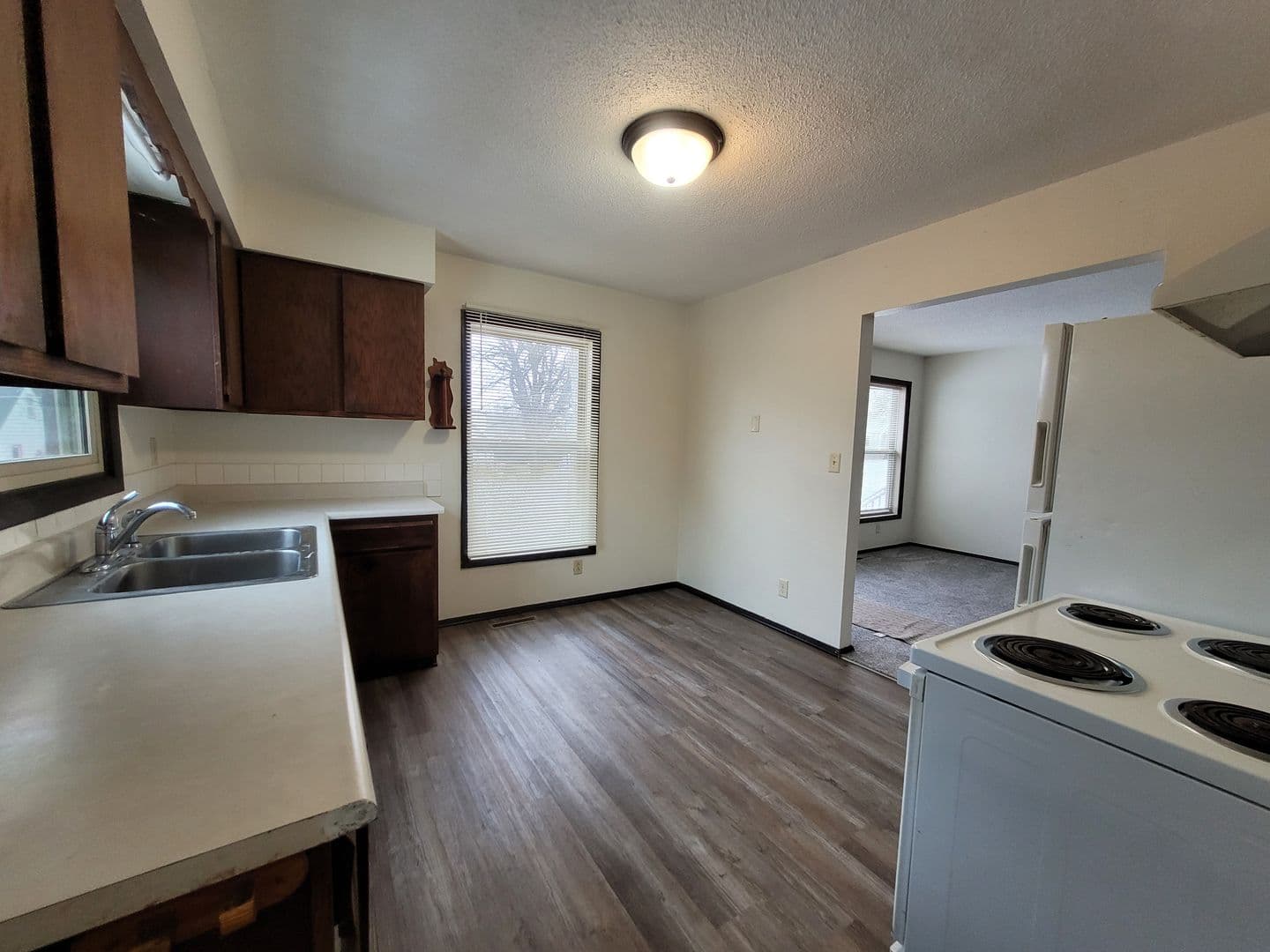 Des Moines Apartment: 3810-3812 SW 3rd Street