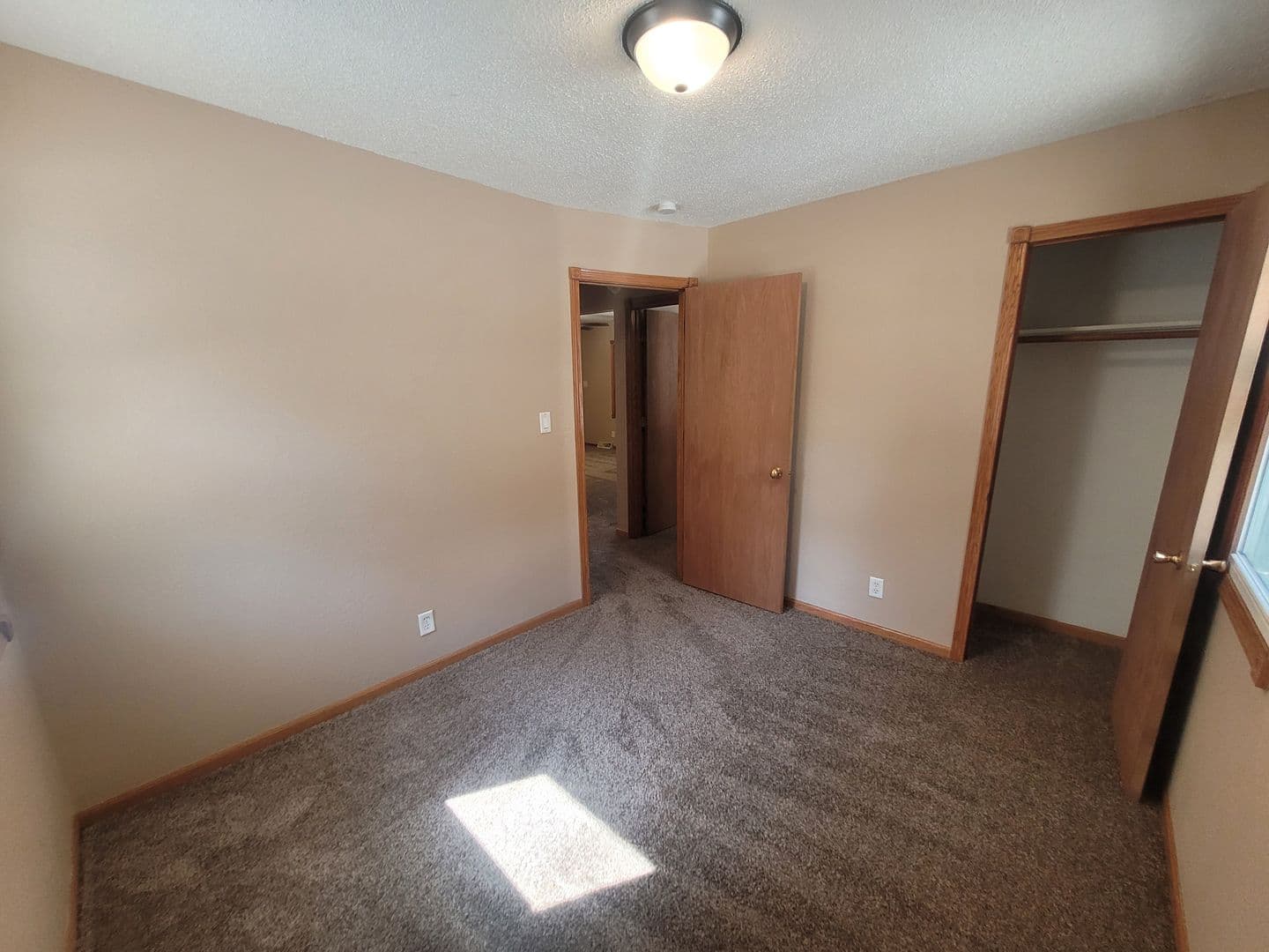 Des Moines House: 2209 East 40th Street