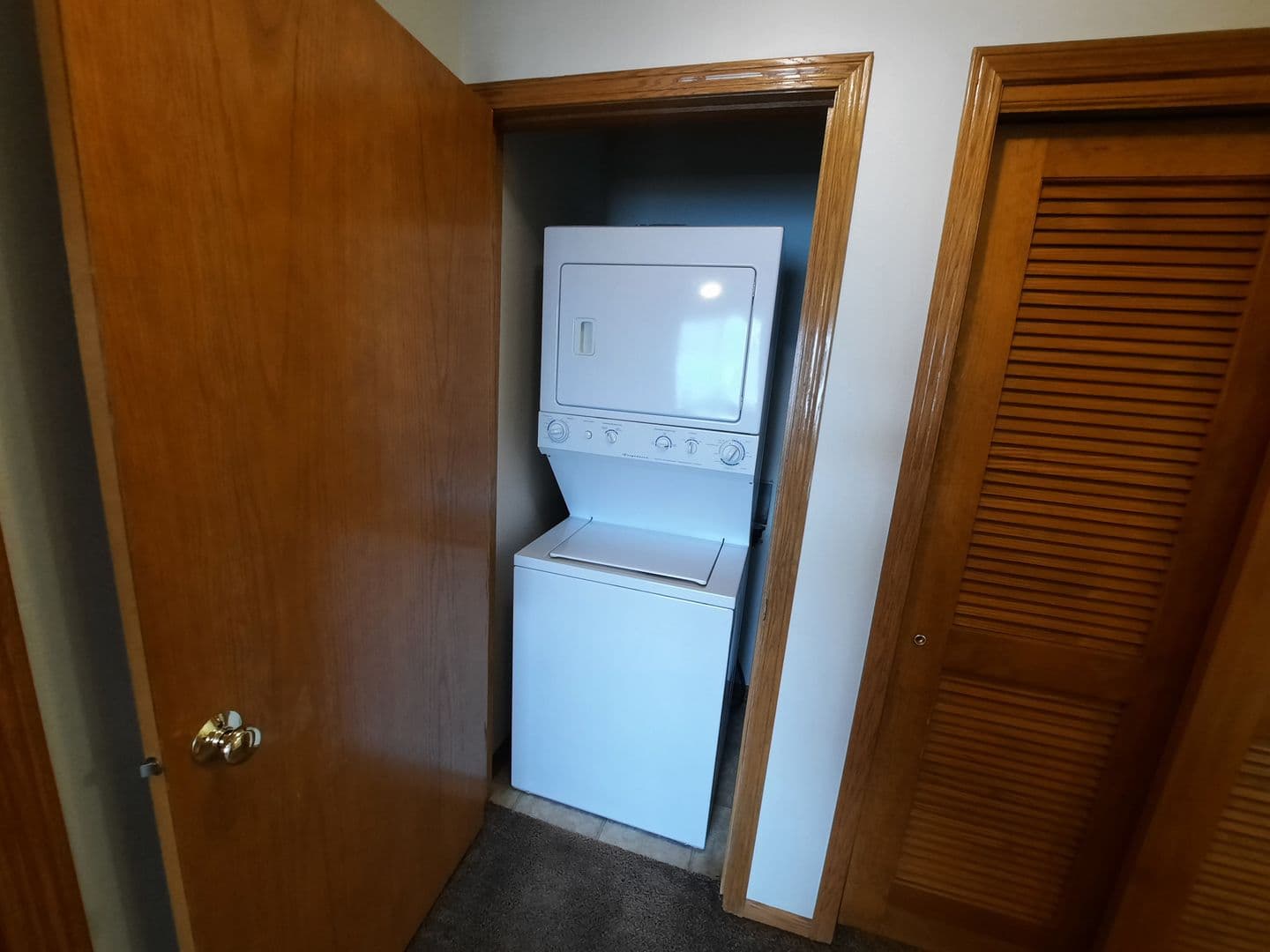 Bondurant Apartment: 906 Washington Avenue Southeast