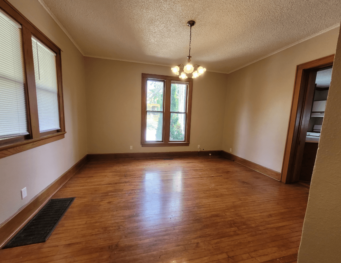 Des Moines Apartment: 757-759 17th Street
