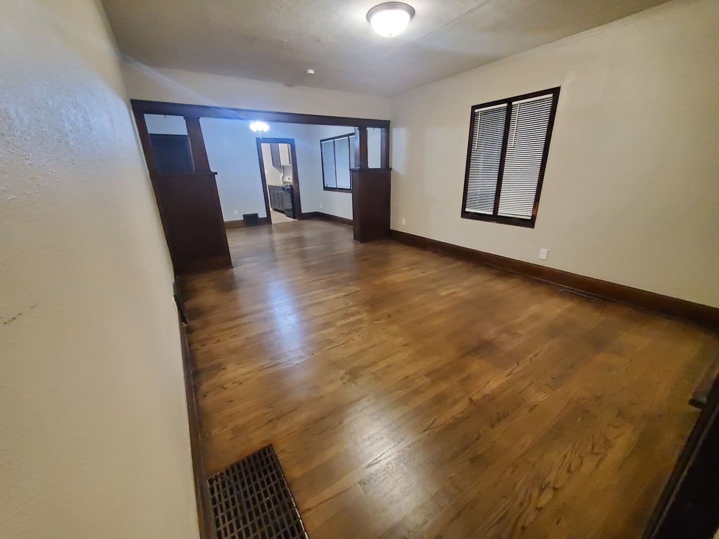 Des Moines House: 2726 Des Moines Street