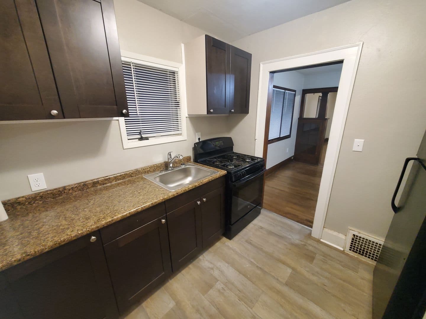 Des Moines House: 2726 Des Moines Street
