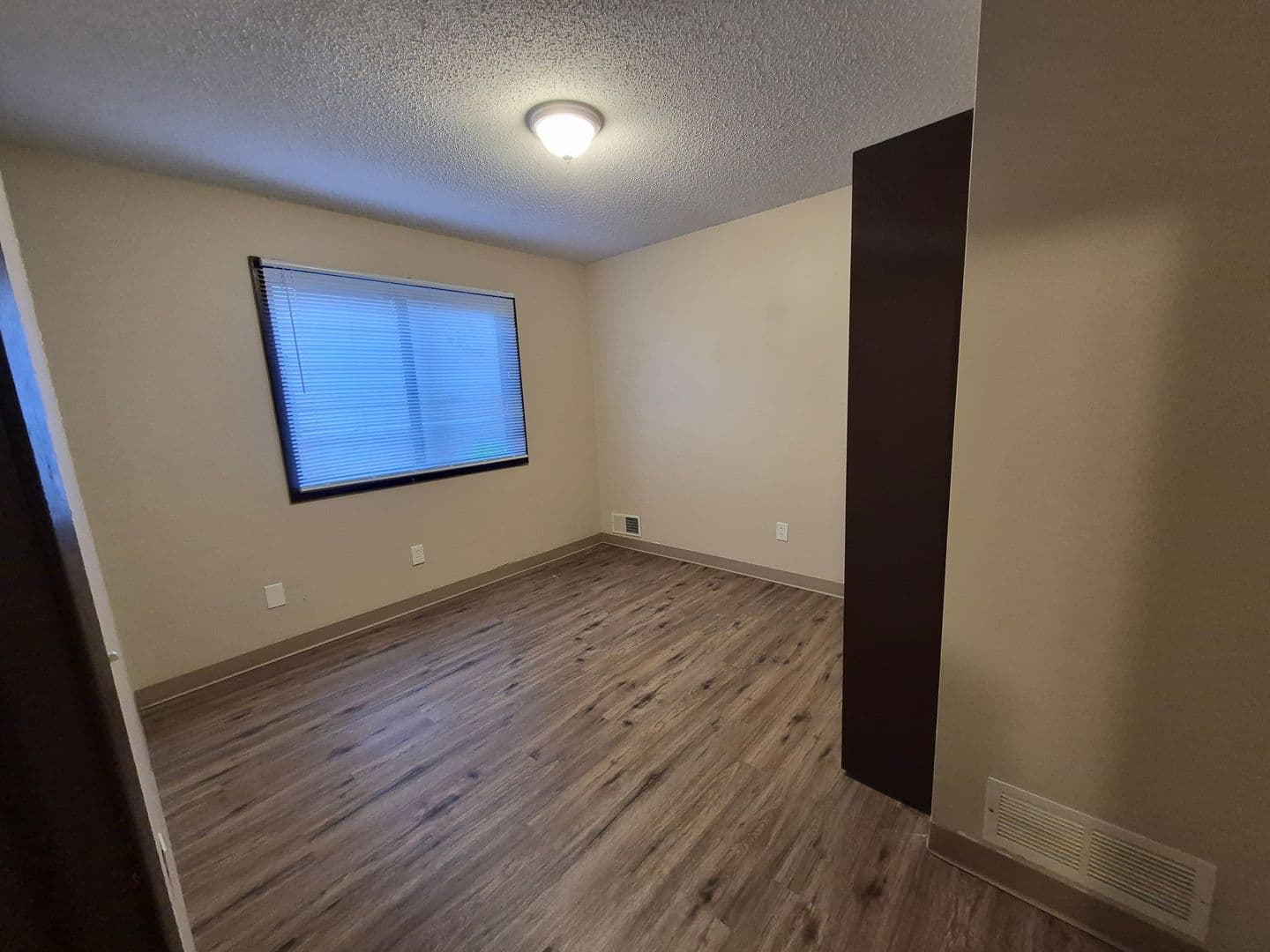 Des Moines Apartment: 1108-1110 East McKinley Avenue