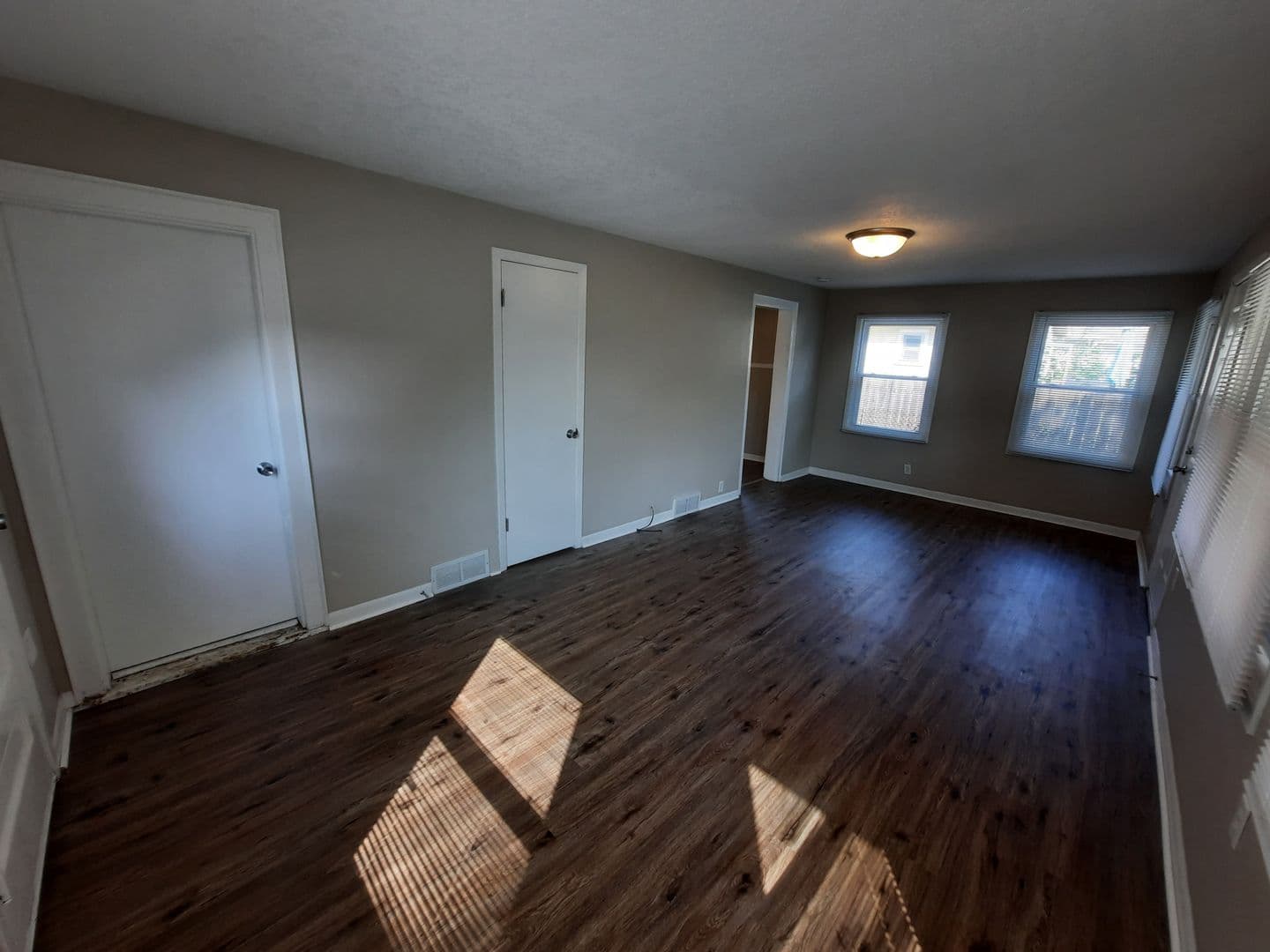 Des Moines House: 2201 Maple Street