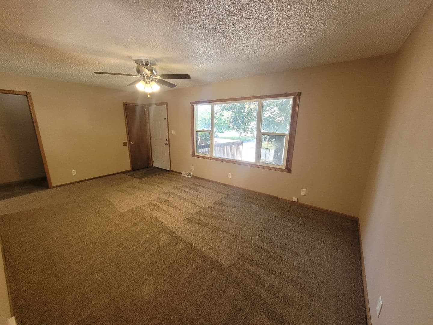 Des Moines House: 2209 East 40th Street