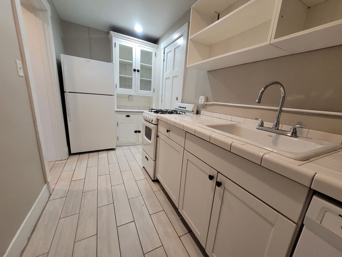 Des Moines Apartment: 1534 Woodland Avenue #B1