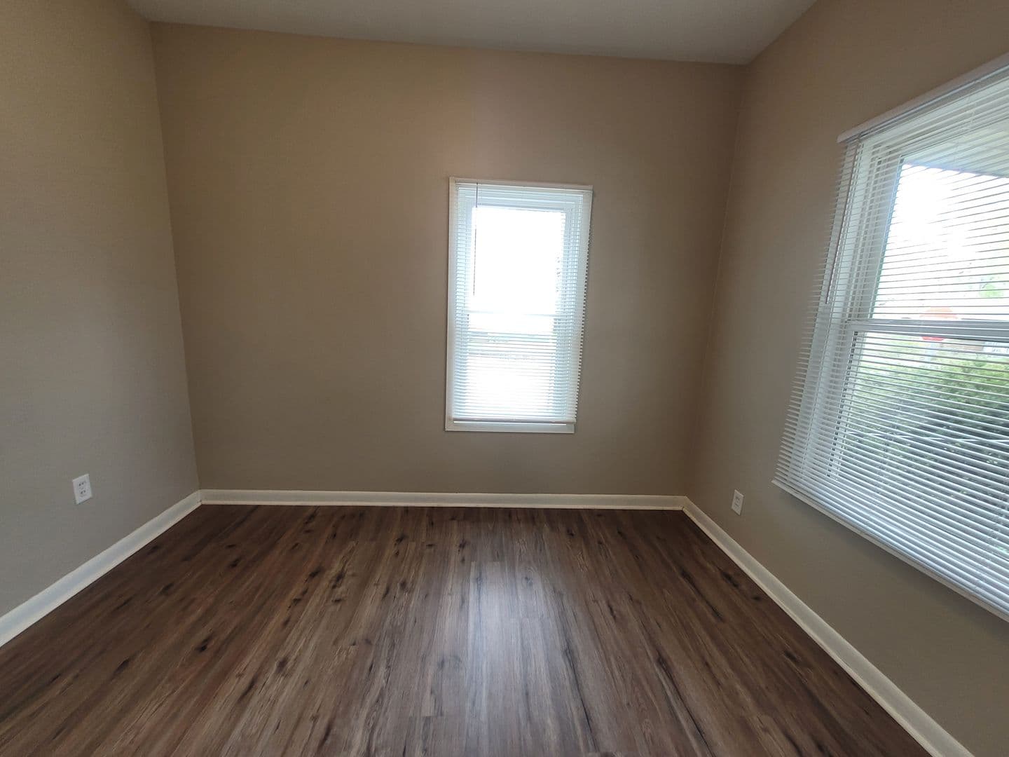Des Moines House: 2201 Maple Street
