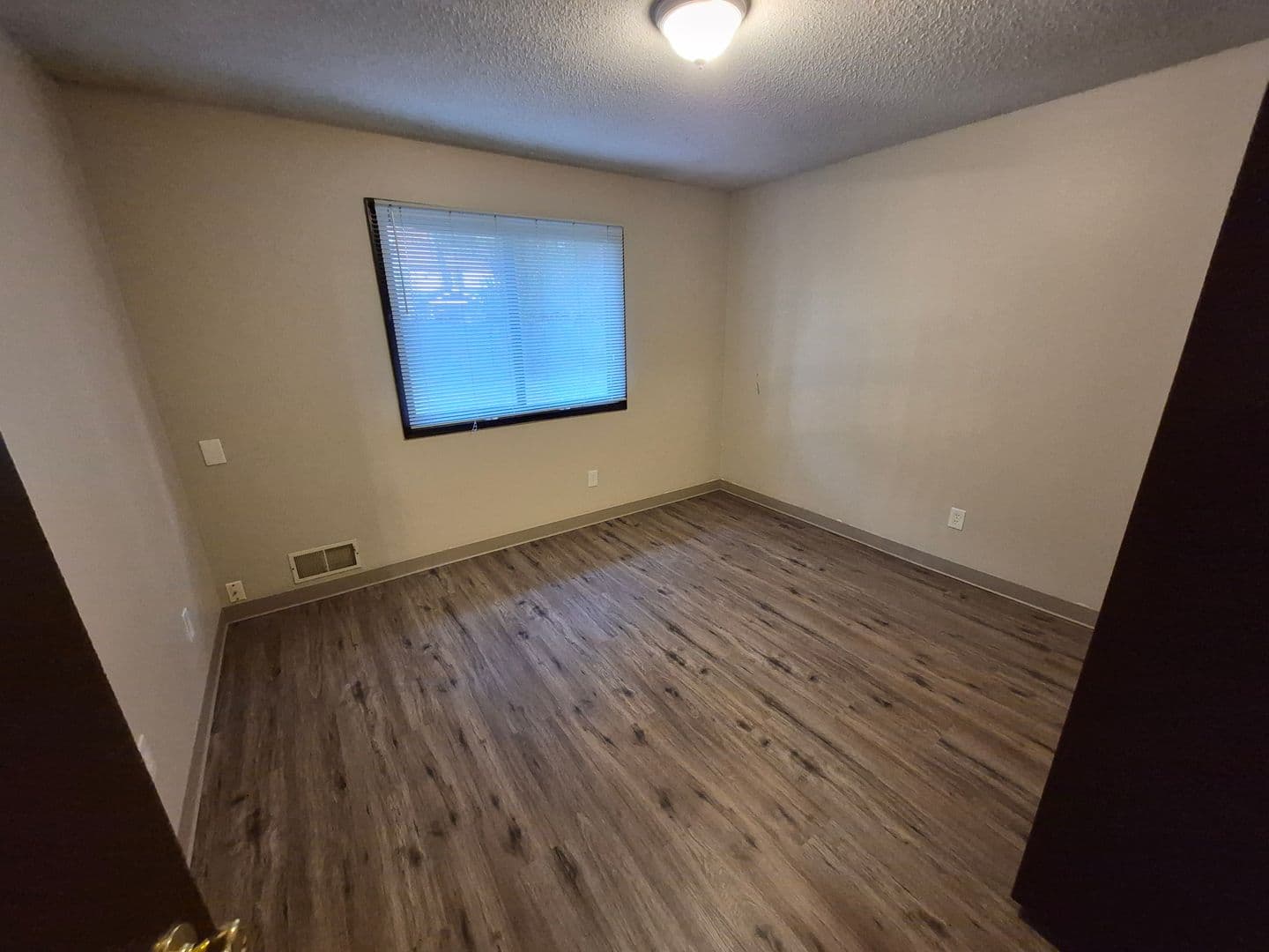Des Moines Apartment: 1108-1110 East McKinley Avenue