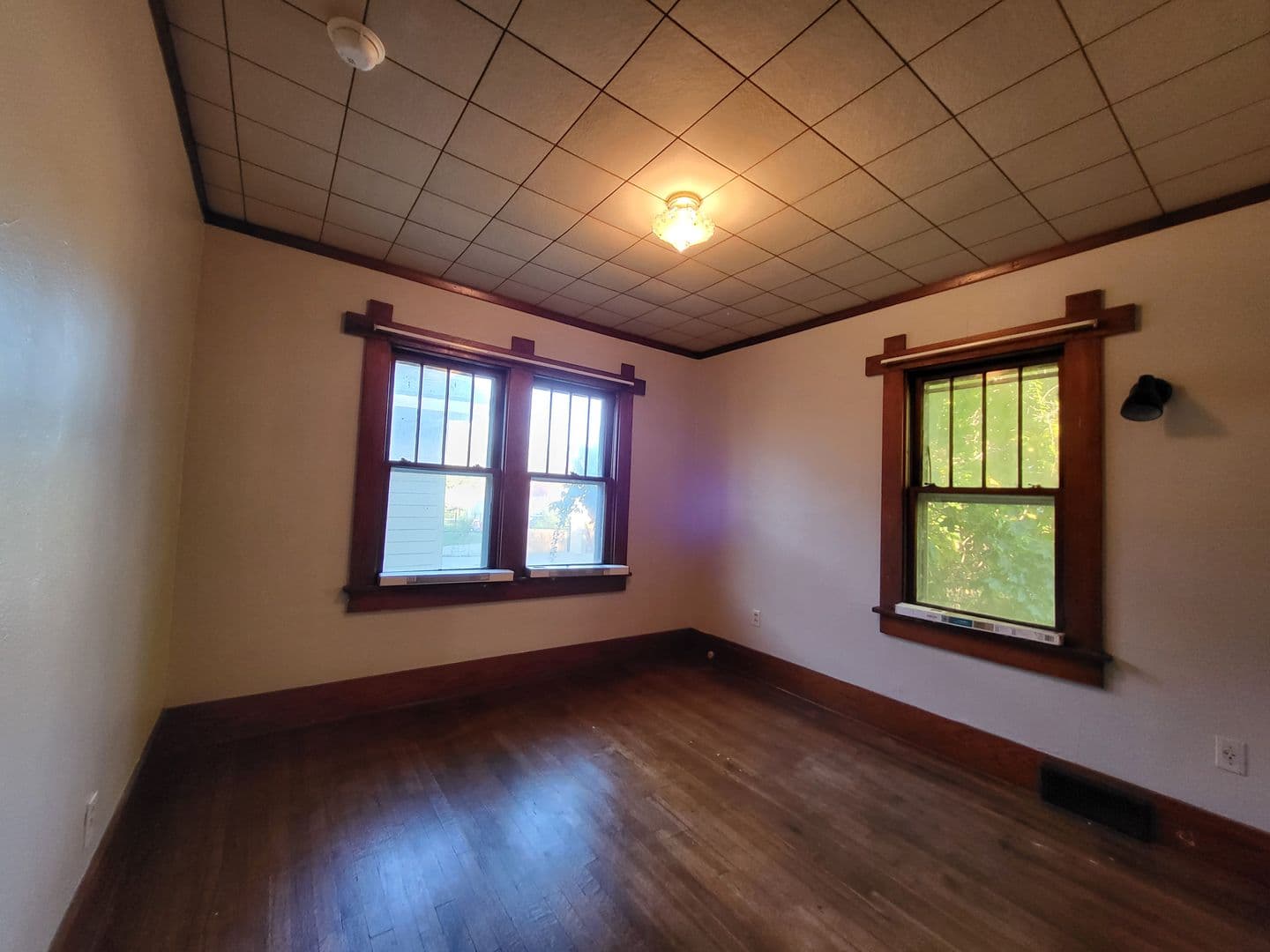 Des Moines House: 1615 Jefferson Avenue