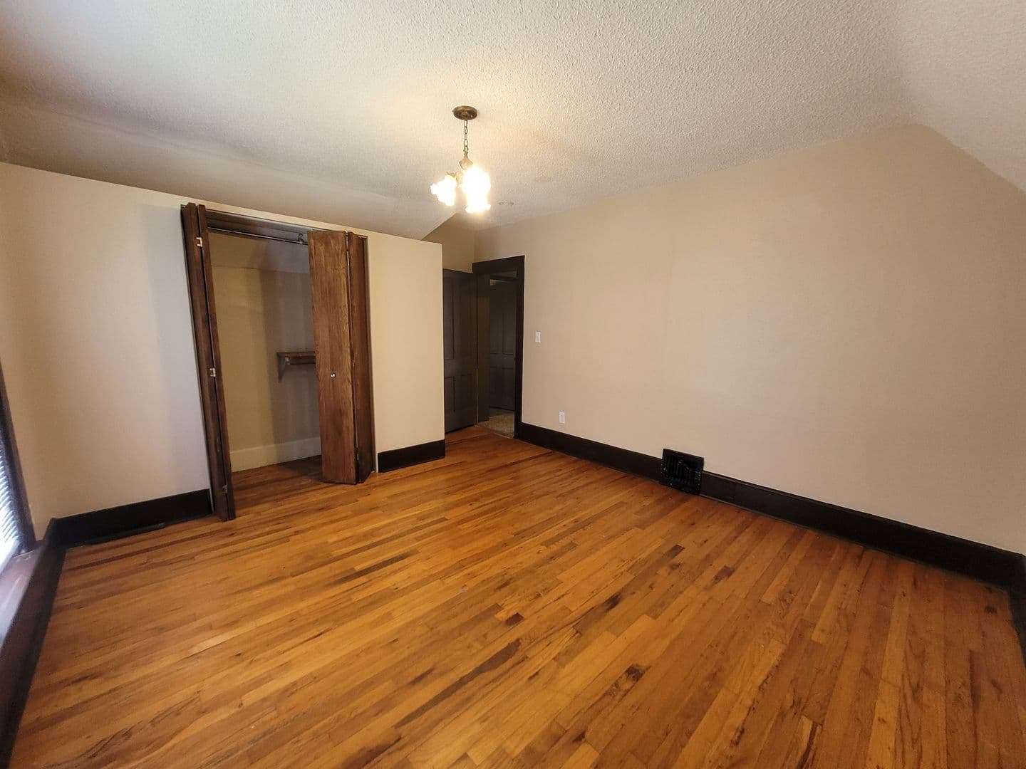 Des Moines Apartment: 757-759 17th Street