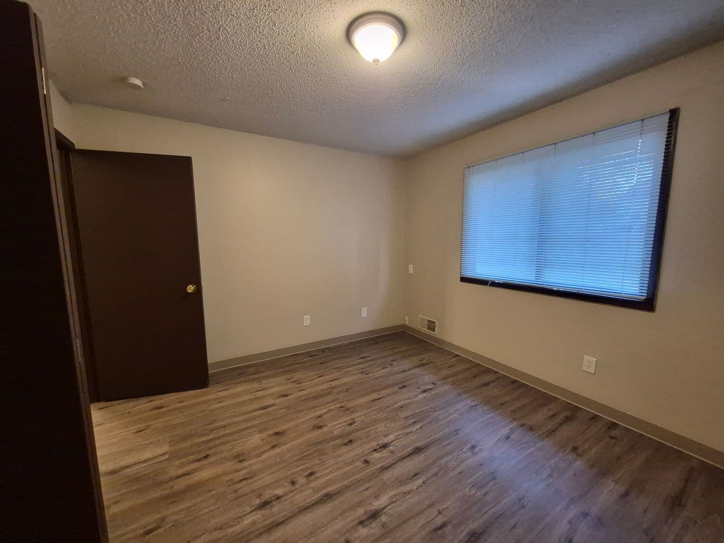 Des Moines Apartment: 1108-1110 East McKinley Avenue