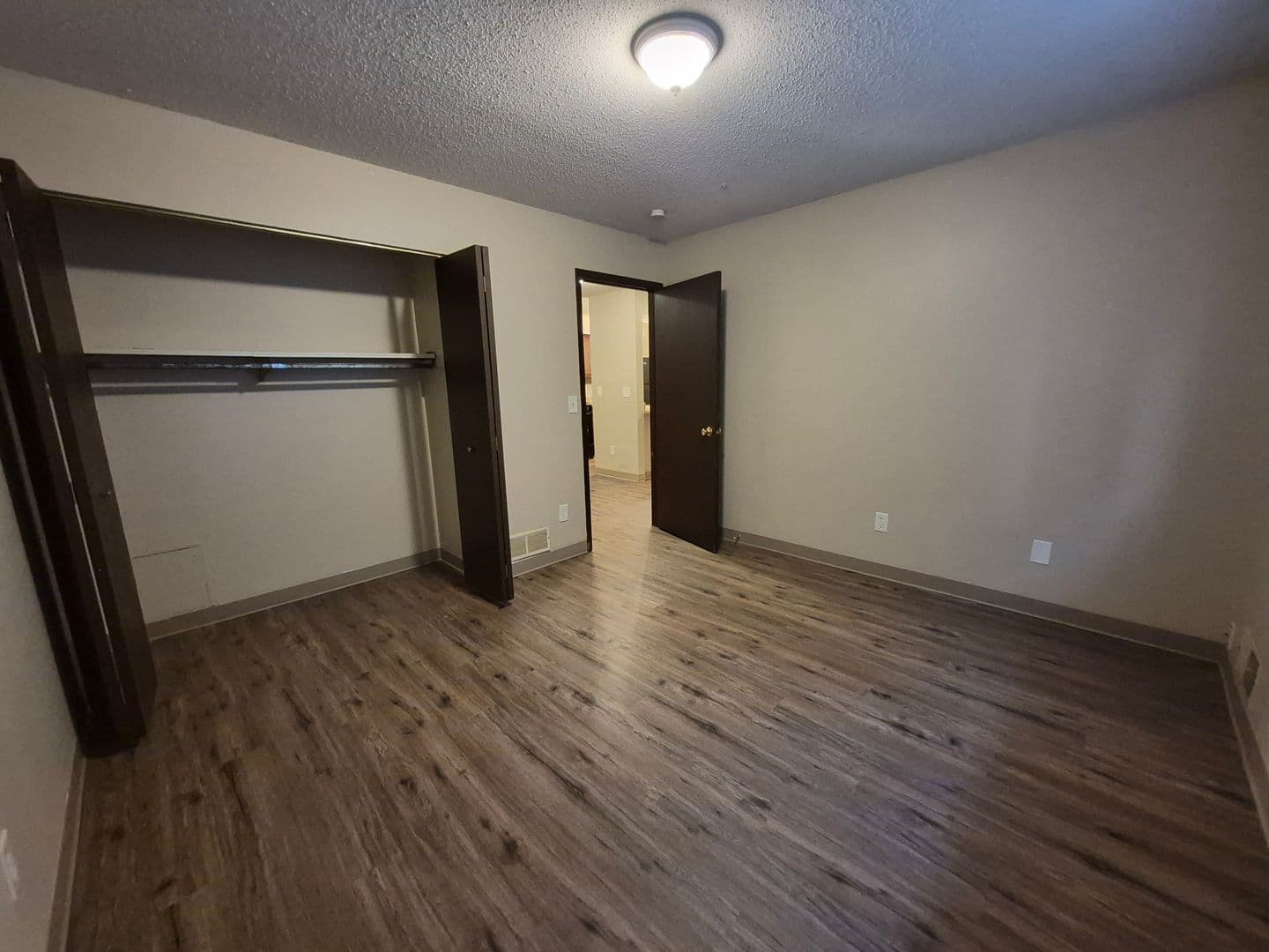 Des Moines Apartment: 1108-1110 East McKinley Avenue